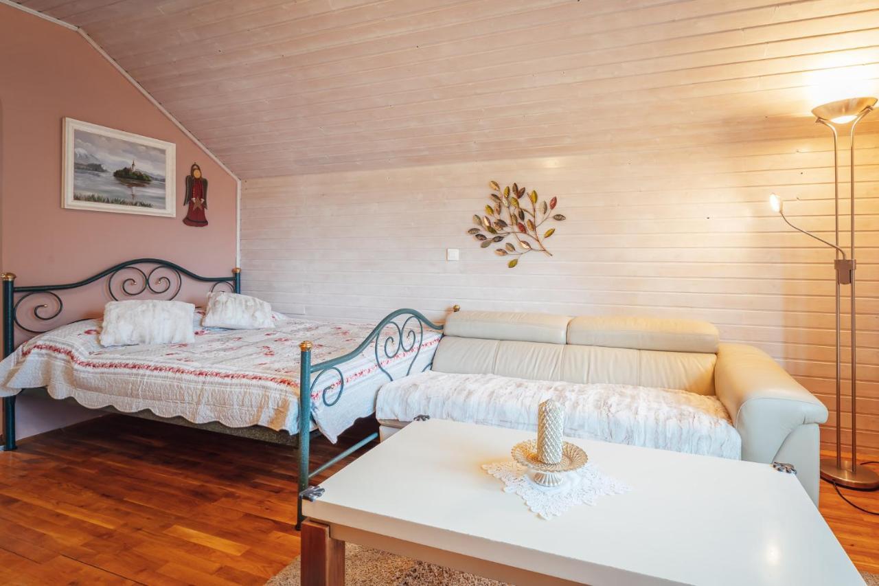 Apartma Borovc Mojstrana Buitenkant foto